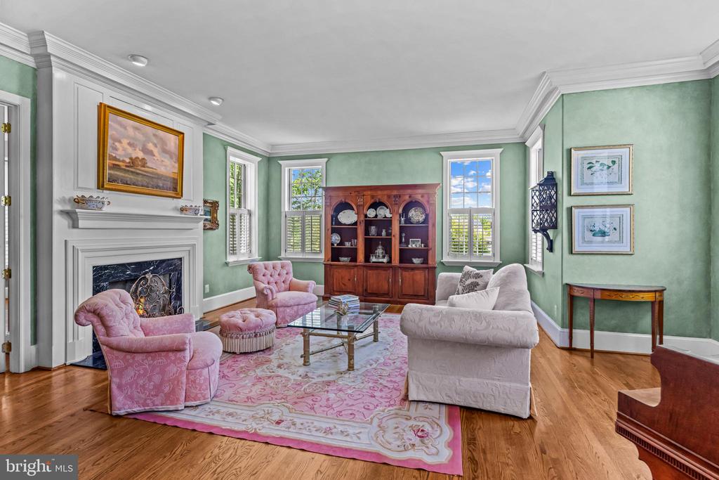 1298 FARM LANE