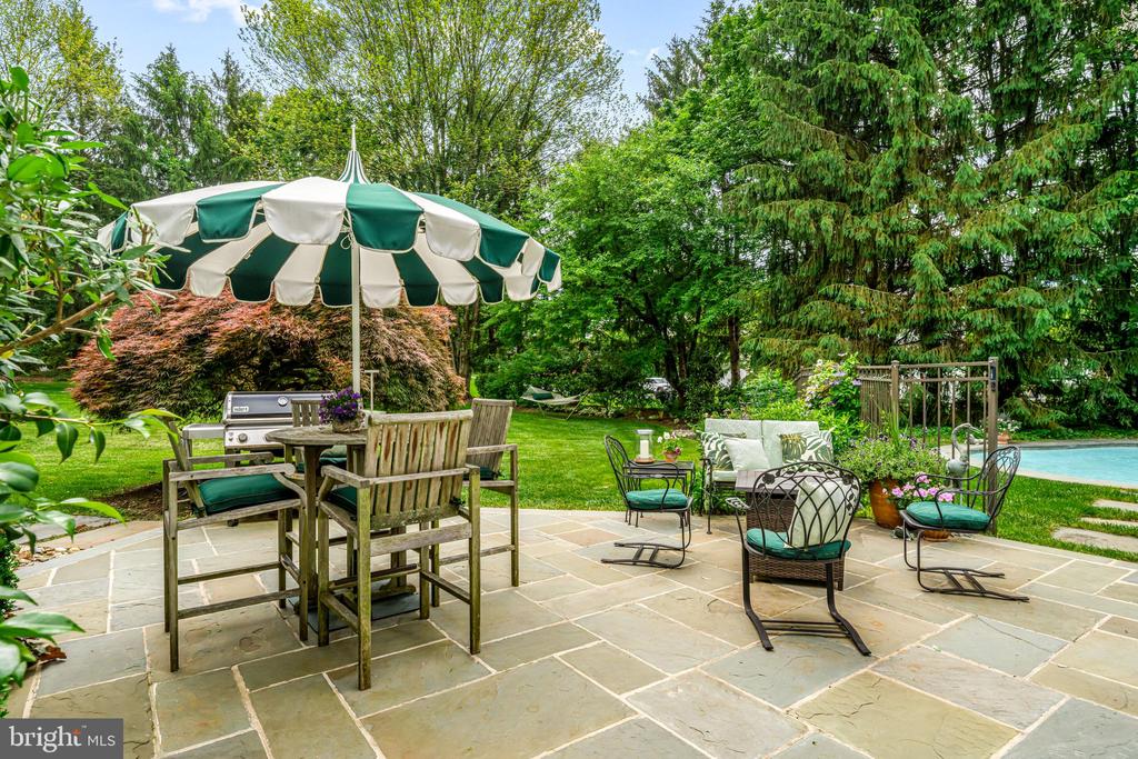 1298 FARM LANE