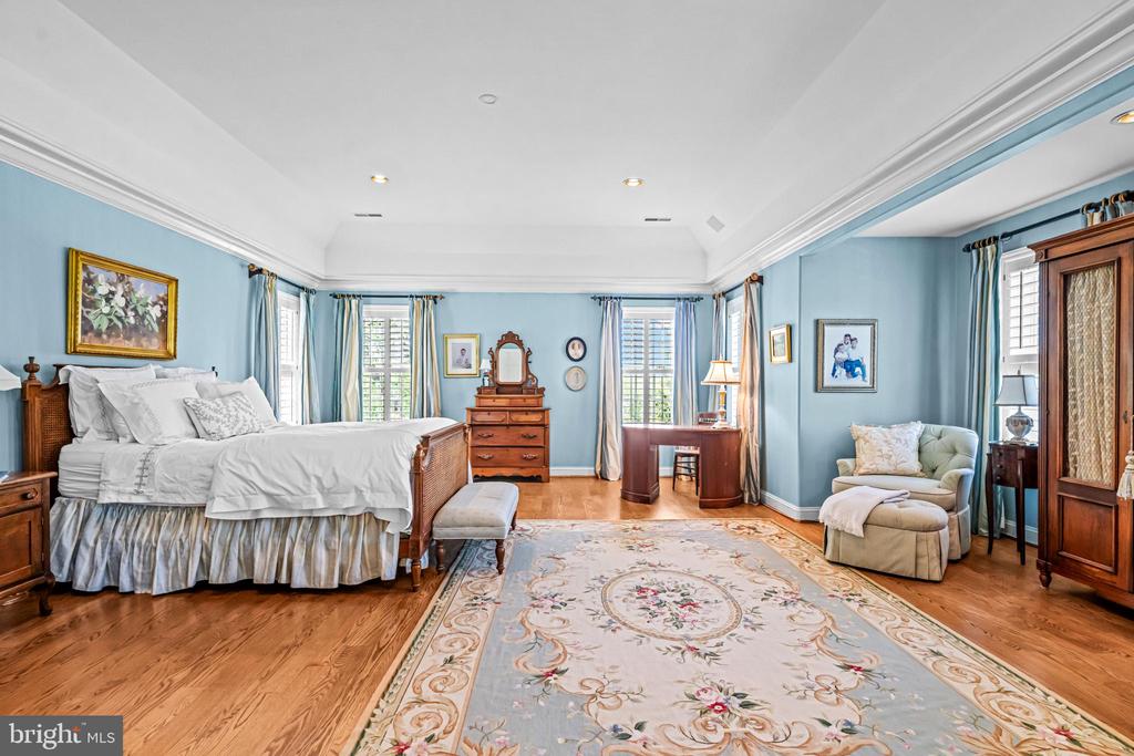1298 FARM LANE