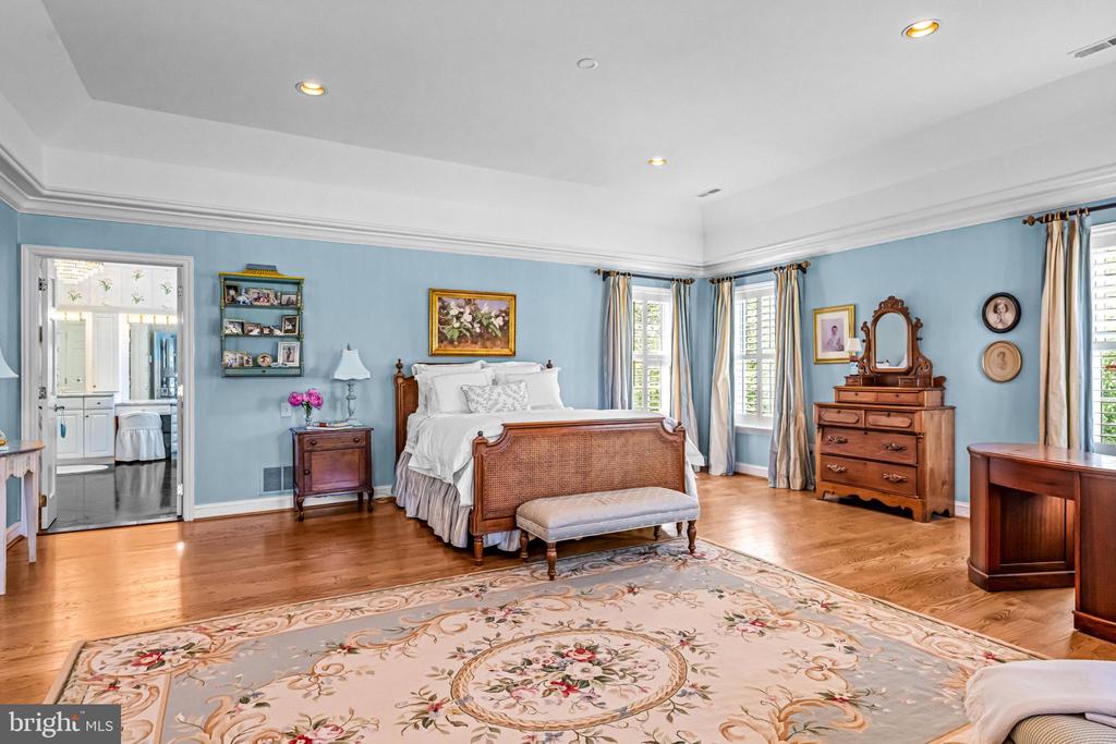 1298 FARM LANE