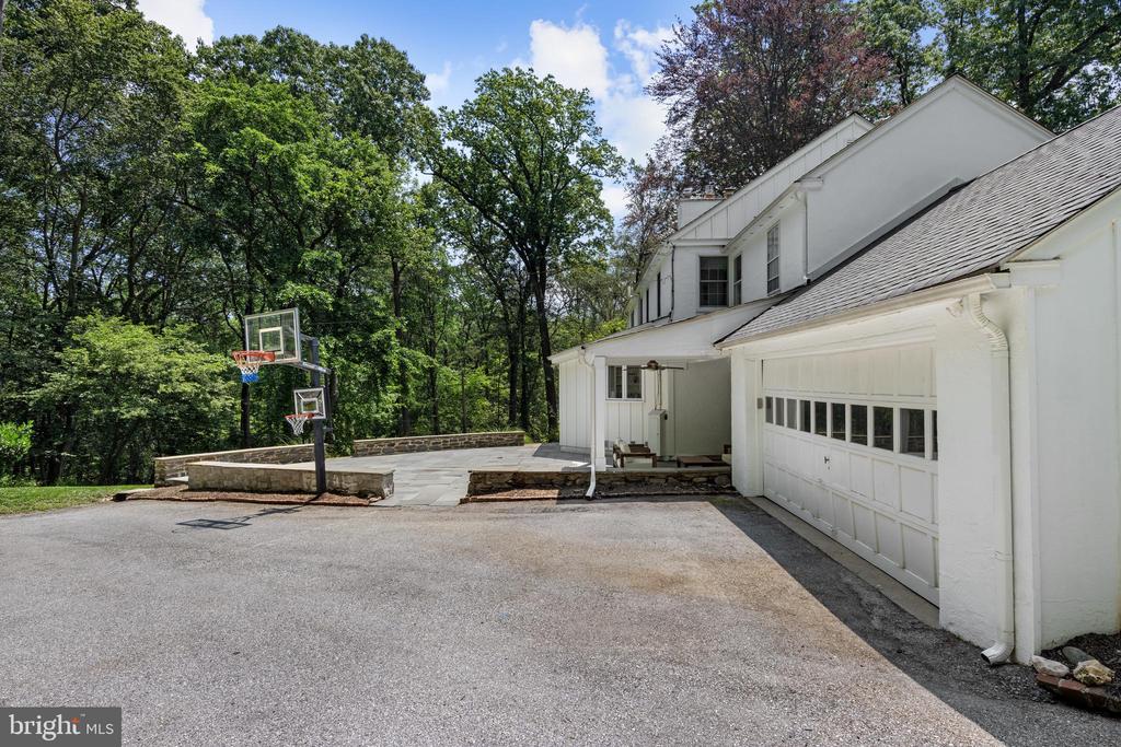 661 TIMBER LANE