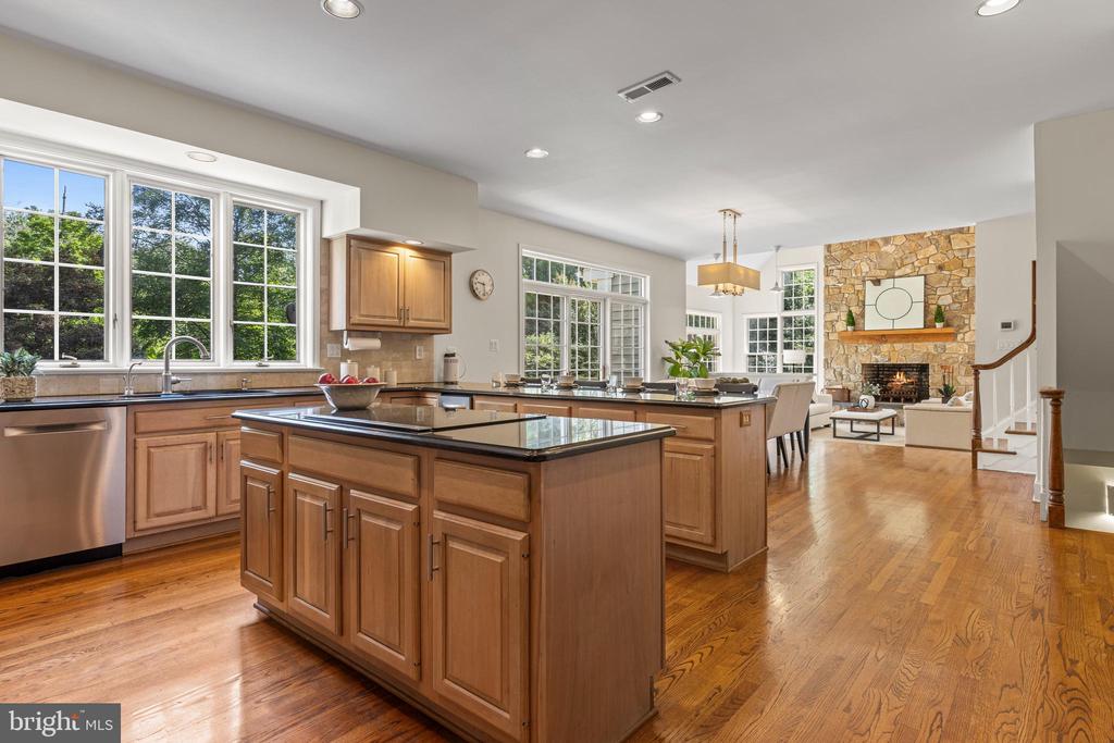 1285 FARM ROAD