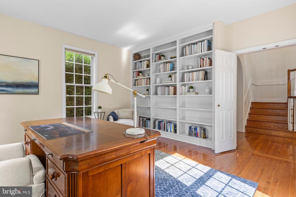 1285 FARM ROAD
