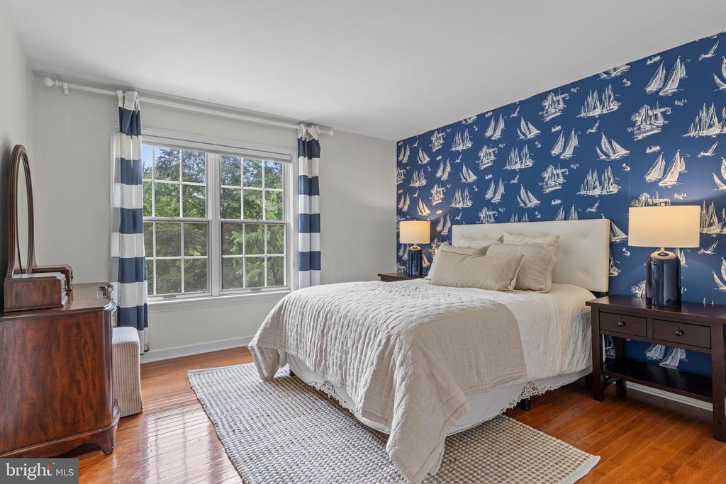 1285 FARM ROAD