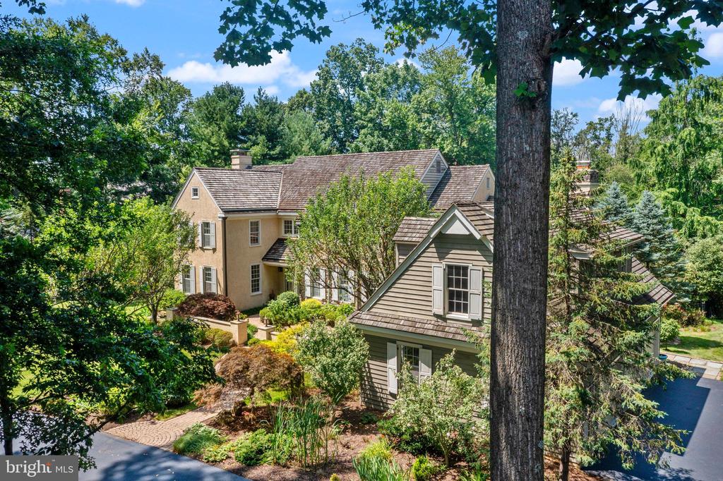 1285 FARM ROAD