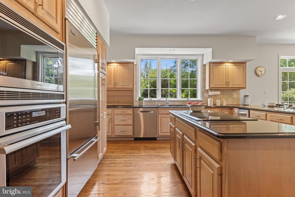 1285 FARM ROAD