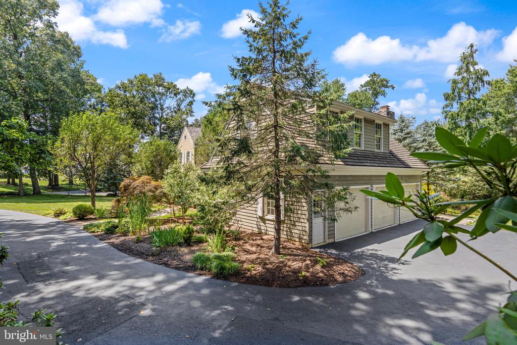 1285 FARM ROAD