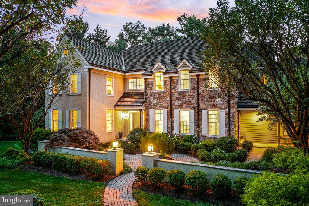 1285 FARM ROAD