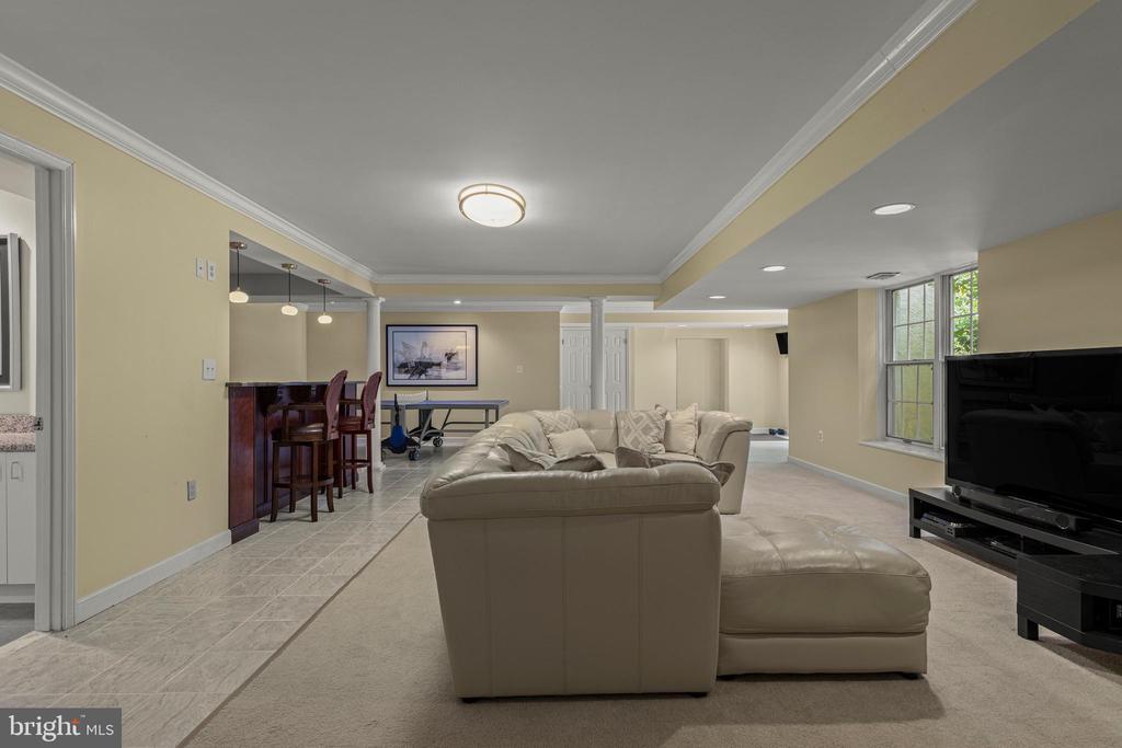 1285 FARM ROAD