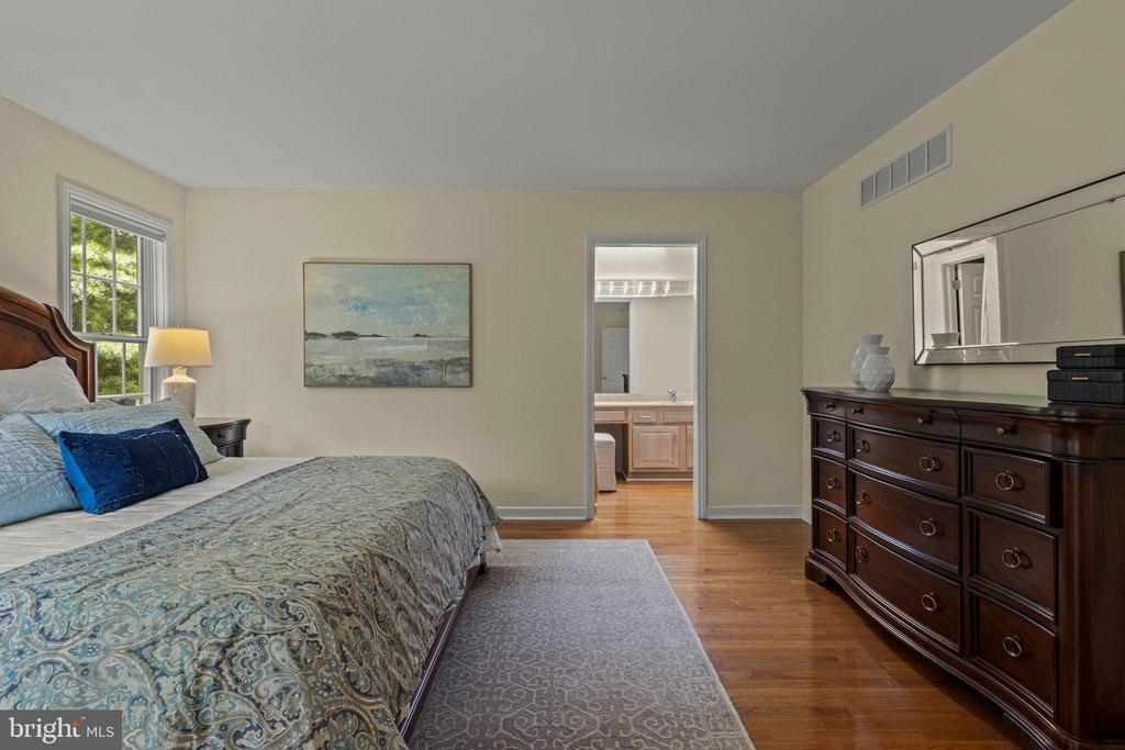 1285 FARM ROAD