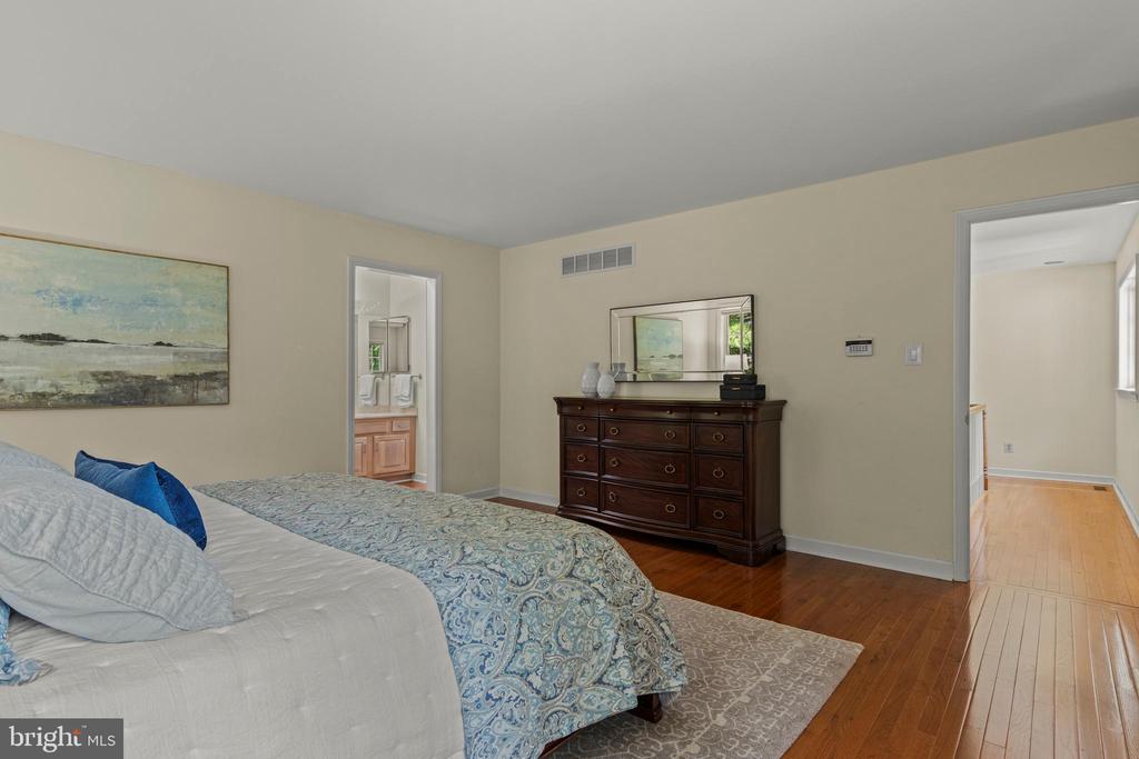1285 FARM ROAD