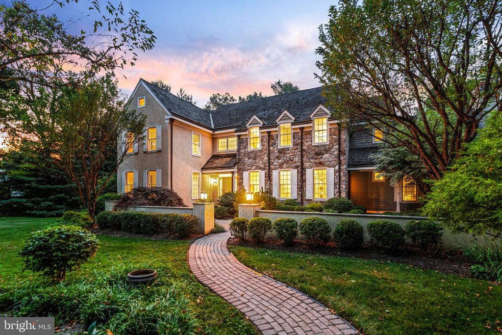 1285 FARM ROAD