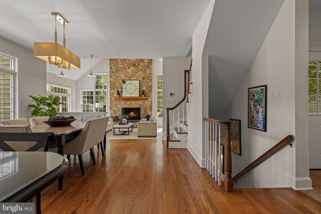 1285 FARM ROAD