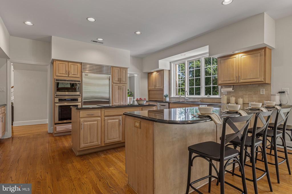 1285 FARM ROAD