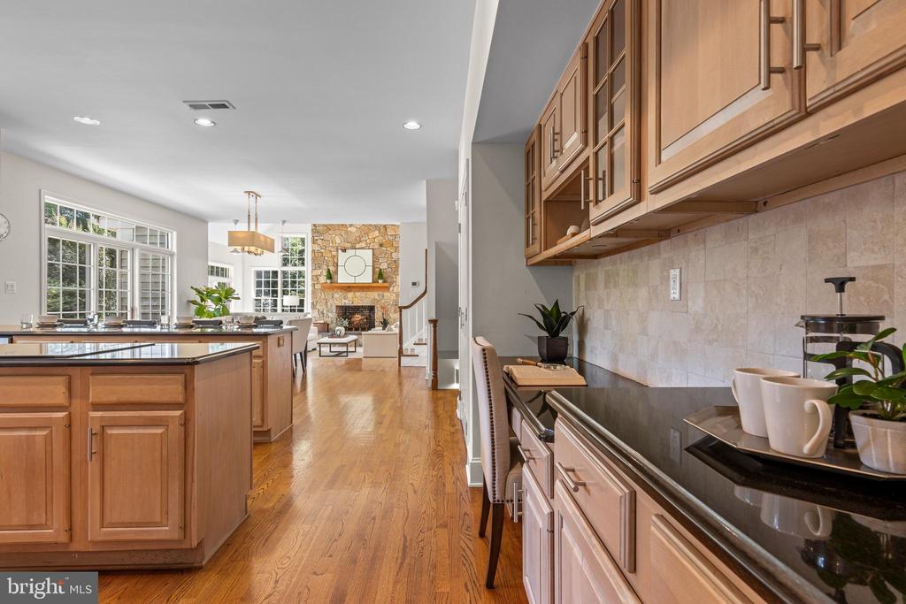1285 FARM ROAD