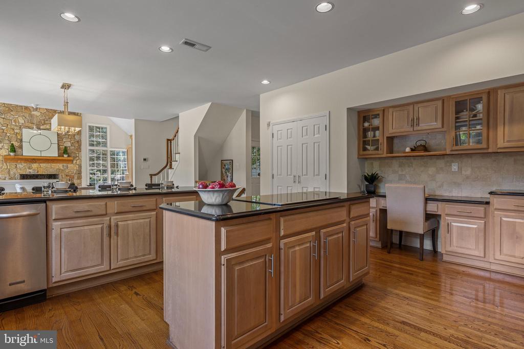 1285 FARM ROAD