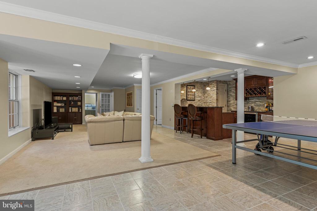 1285 FARM ROAD