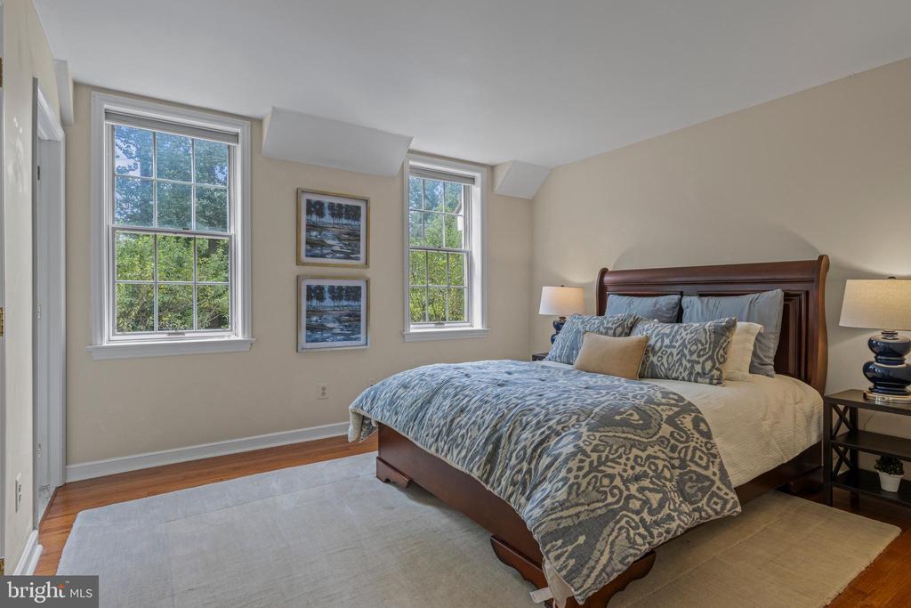 1285 FARM ROAD