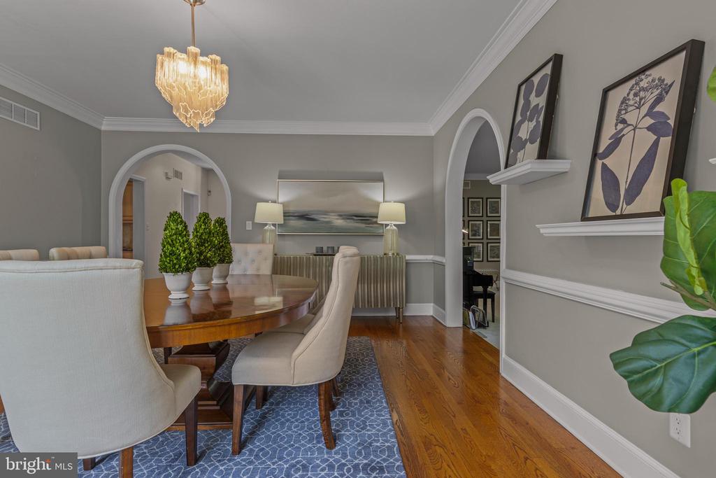 1285 FARM ROAD