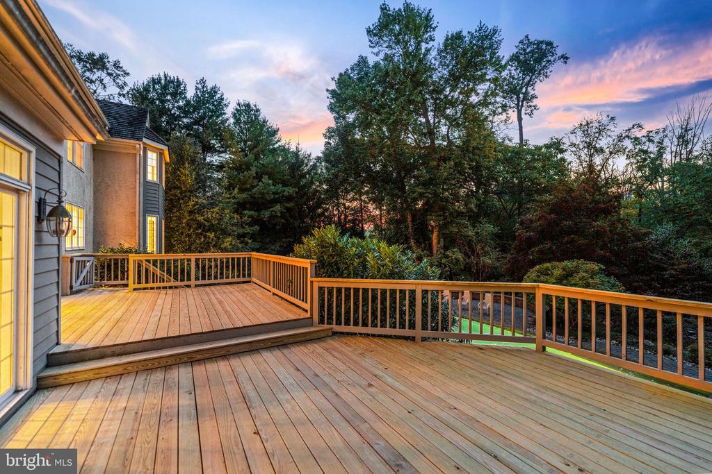 1285 FARM ROAD