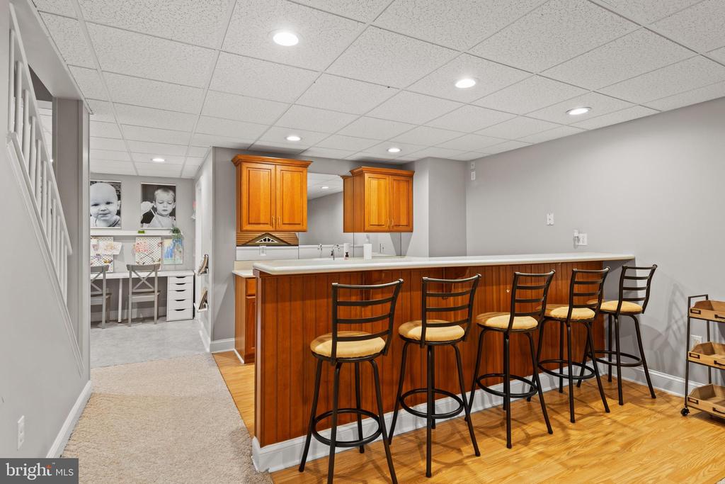 825 BAINBRIDGE DRIVE