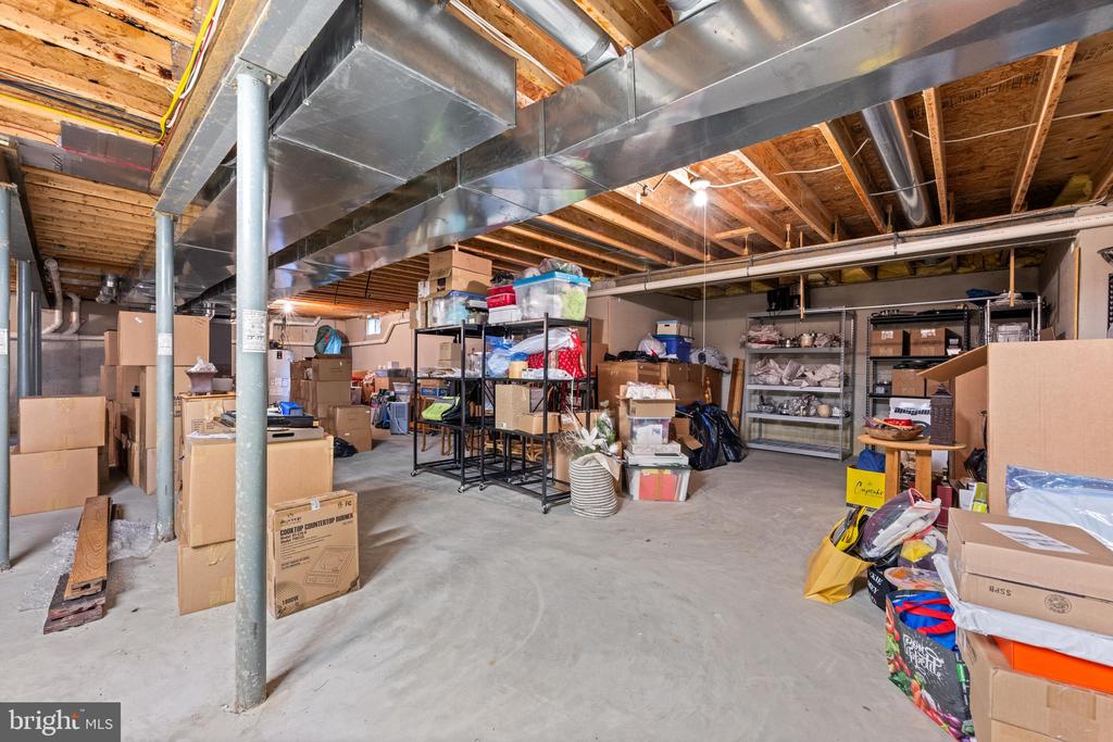 827 KENMARA DRIVE