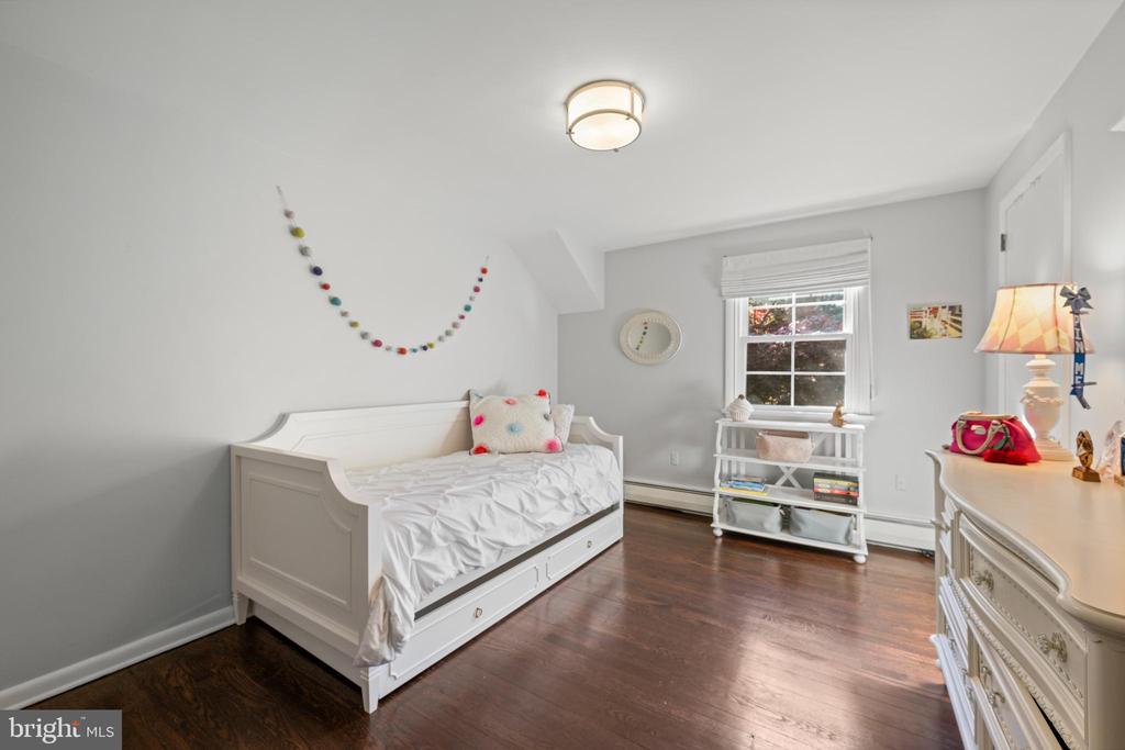3 PICKWICK LANE
