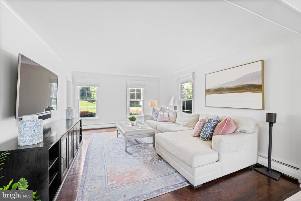 3 PICKWICK LANE