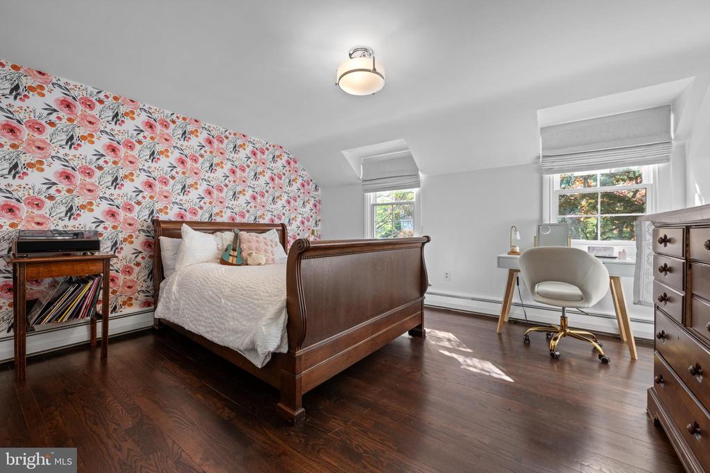 3 PICKWICK LANE