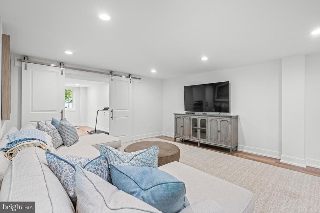 2031 WHITE HORSE ROAD