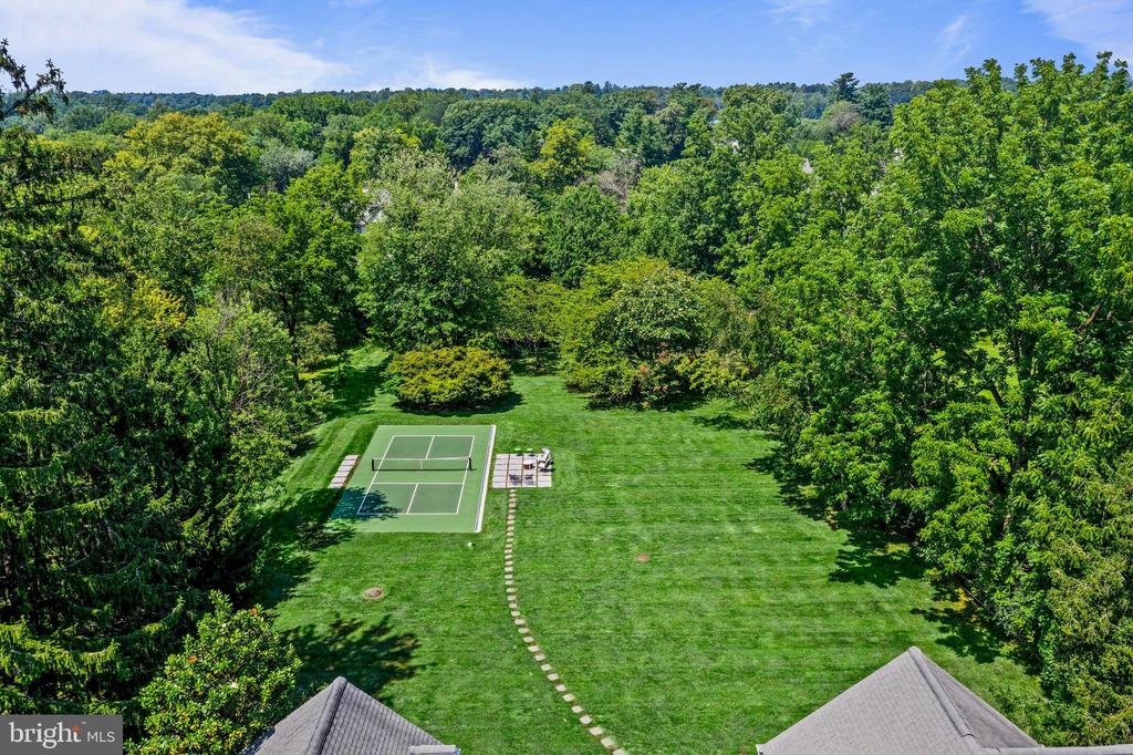 225 SUGARTOWN ROAD