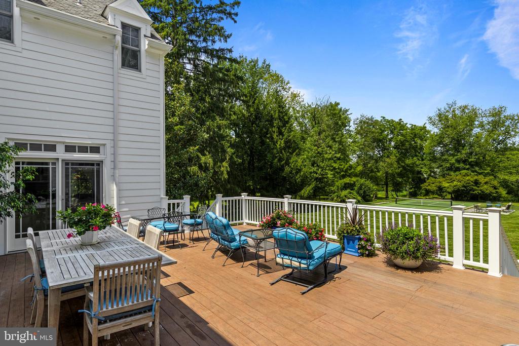 225 SUGARTOWN ROAD