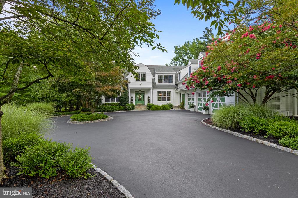 225 SUGARTOWN ROAD