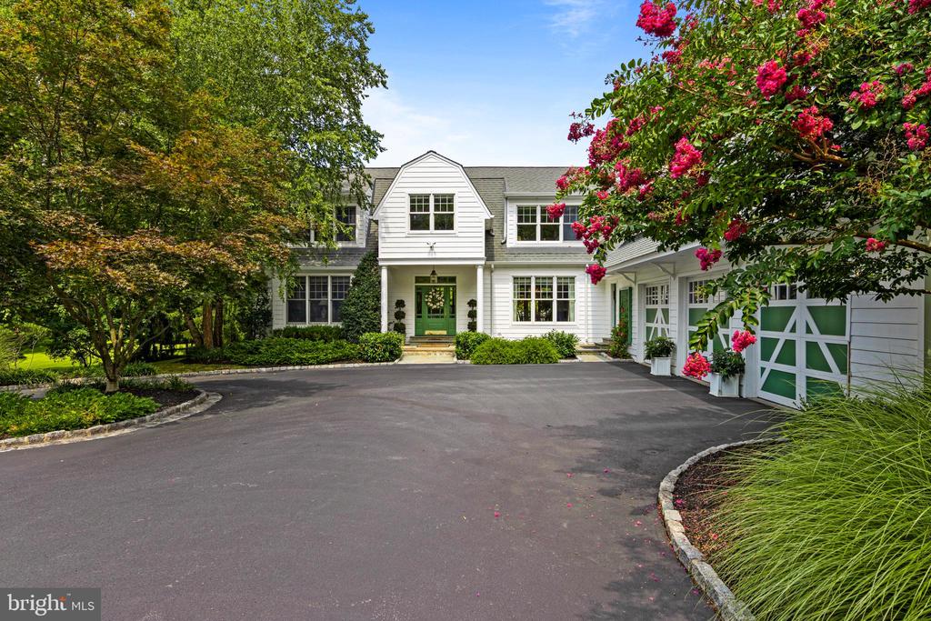 225 SUGARTOWN ROAD