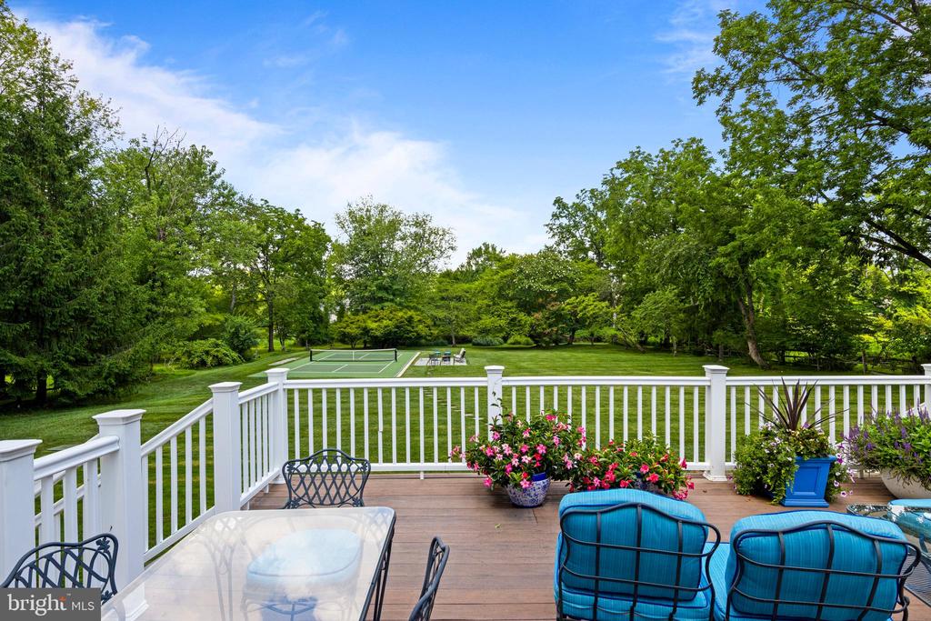 225 SUGARTOWN ROAD