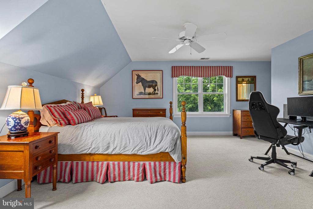 225 SUGARTOWN ROAD