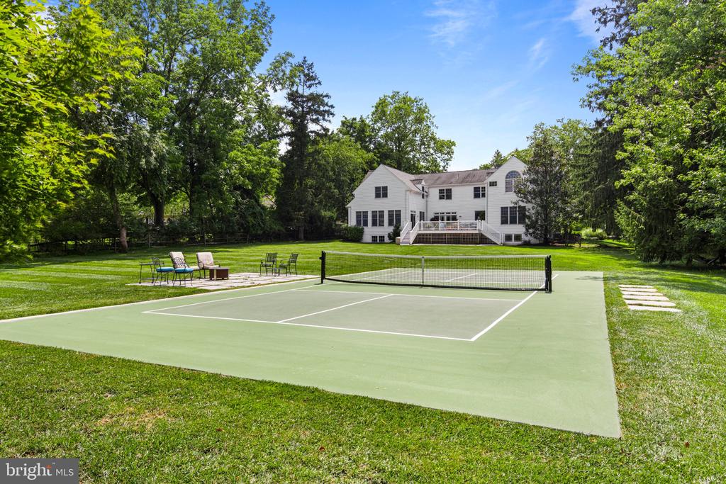 225 SUGARTOWN ROAD