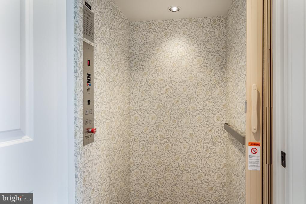 352 PADDOCK CIRCLE Unit: 24C