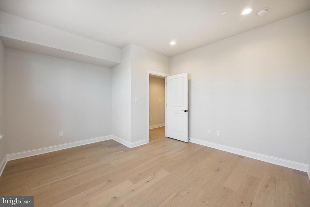 352 PADDOCK CIRCLE Unit: 24C