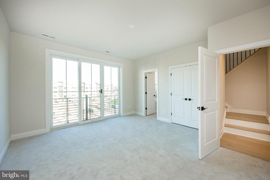 352 PADDOCK CIRCLE Unit: 24C