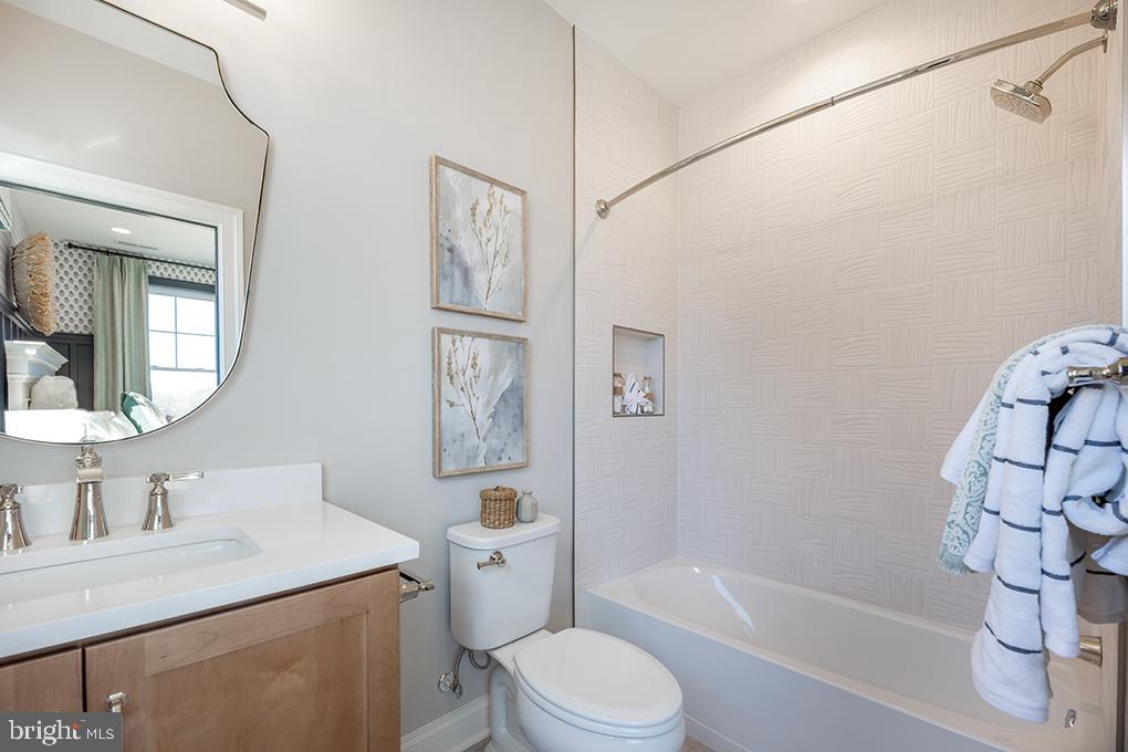352 PADDOCK CIRCLE Unit: 24C
