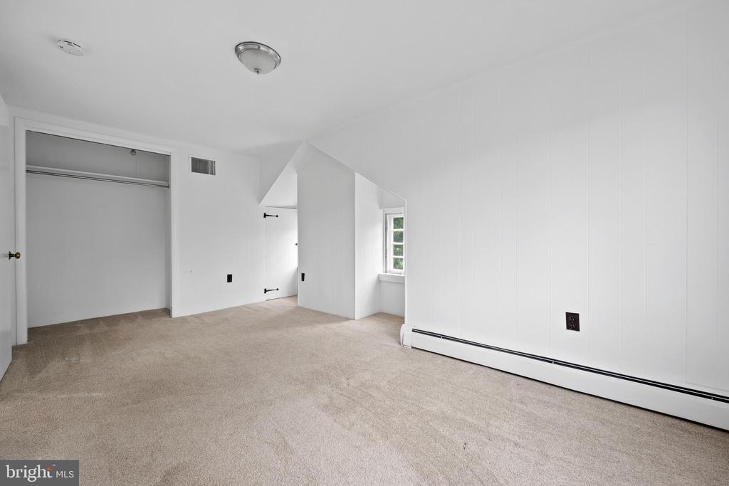 106 S ROBERTS ROAD