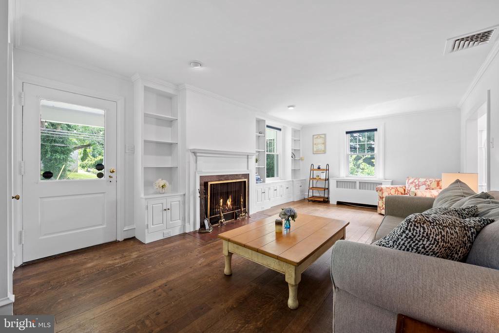 106 S ROBERTS ROAD