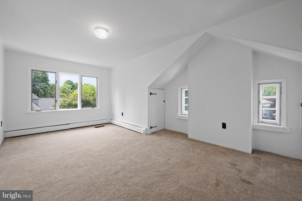 106 S ROBERTS ROAD
