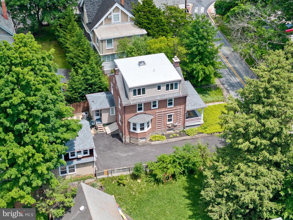 106 S ROBERTS ROAD
