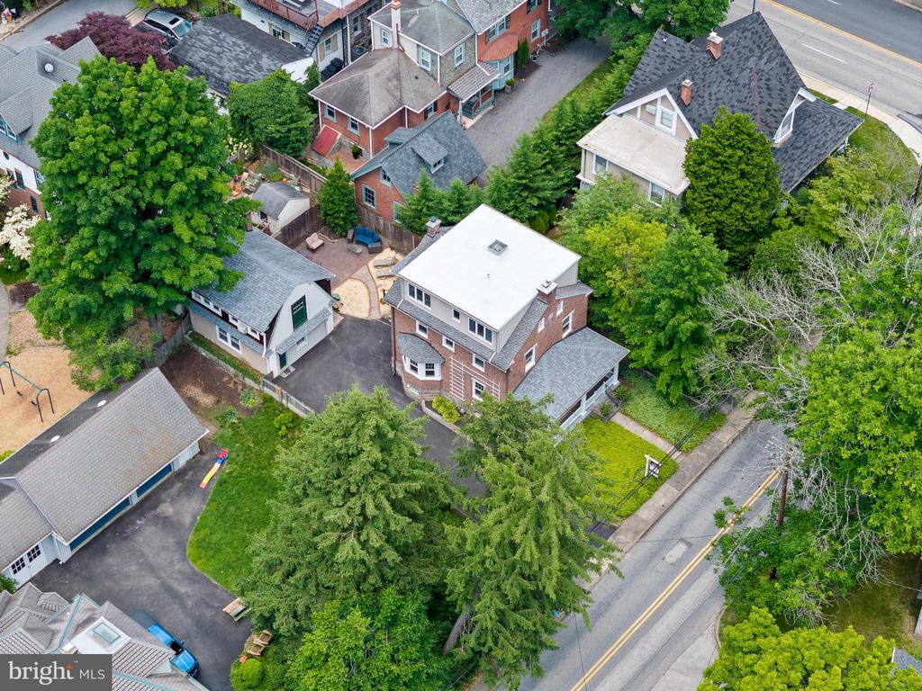 106 S ROBERTS ROAD