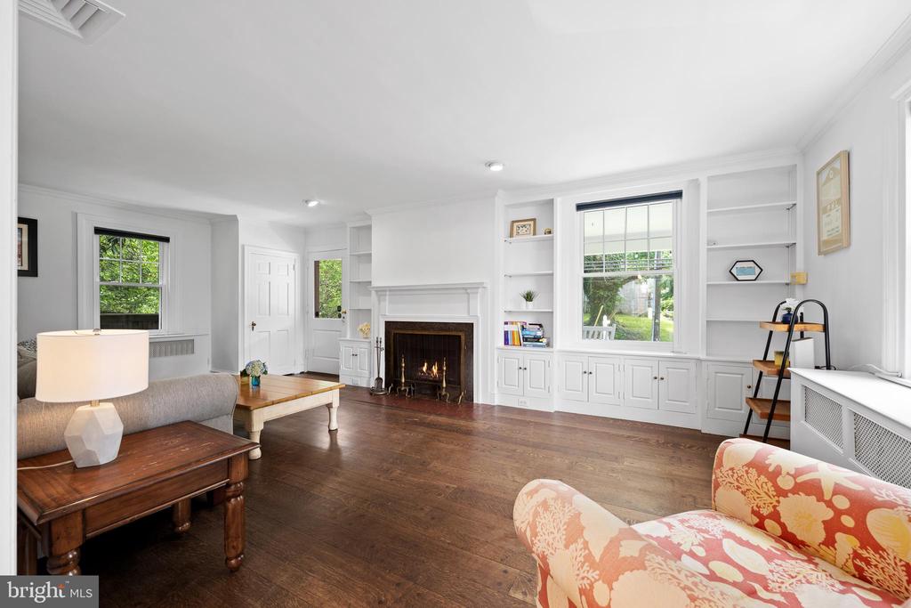 106 S ROBERTS ROAD