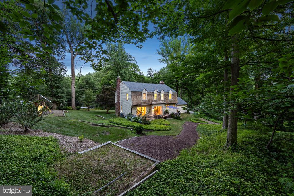 282 S ROBERTS ROAD