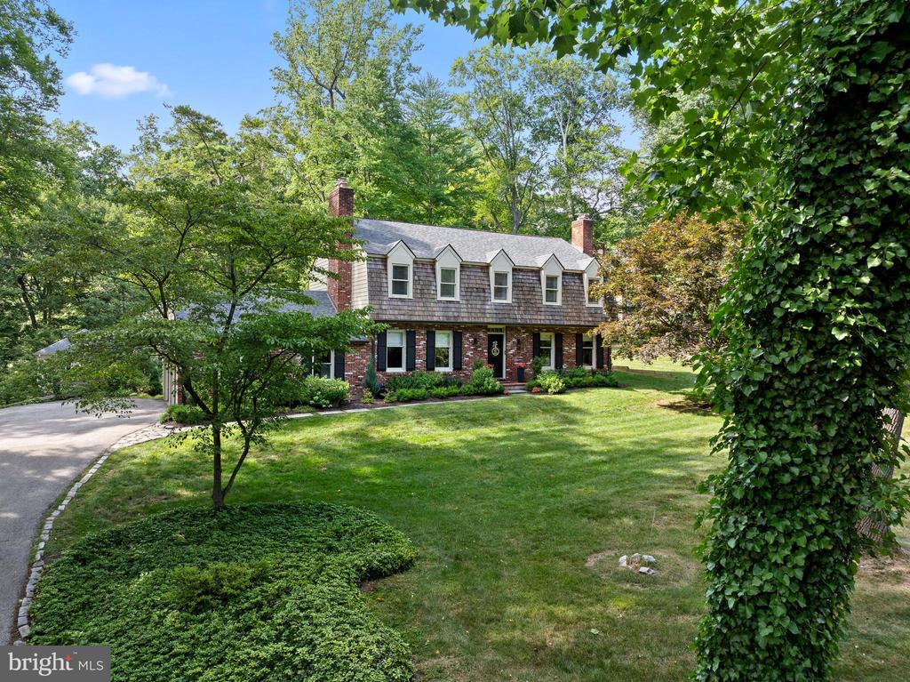 282 S ROBERTS ROAD