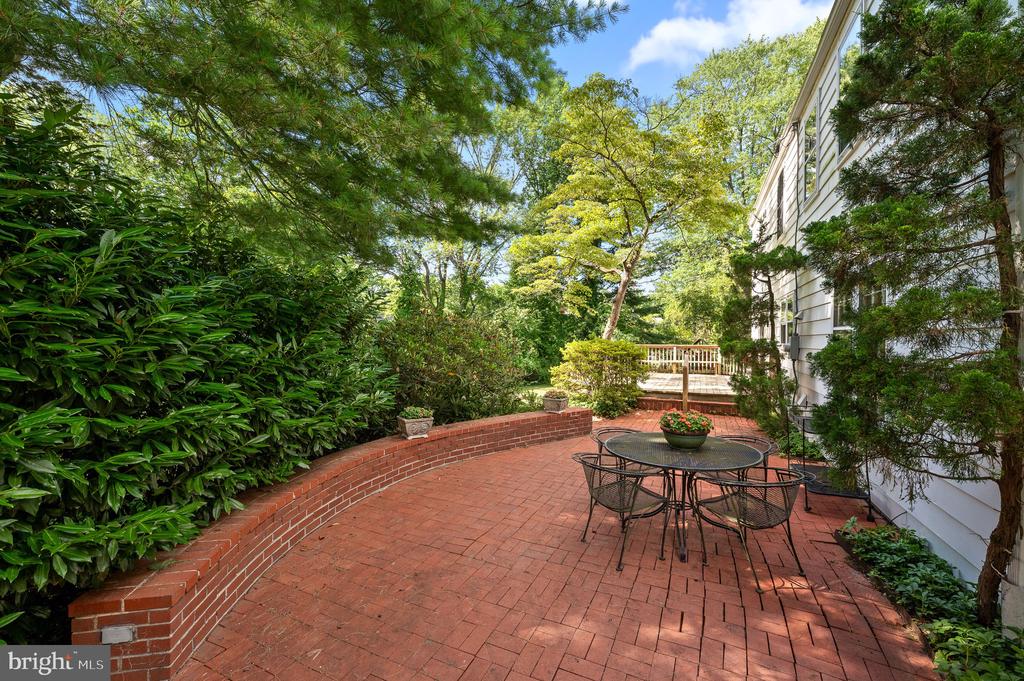 168 WOODED LANE